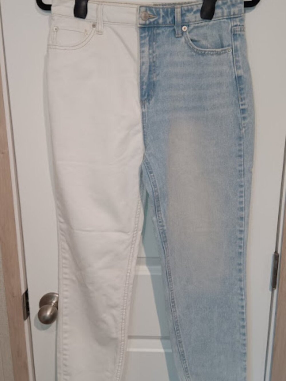 No Boundaries Juniors SZ 9 White & Blue Super High Rise Slim Straight Crop Jeans
